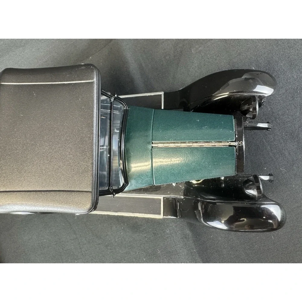 Signature Models 1/18 Scale 3625B 1920 Cleveland Roadster Green & Black